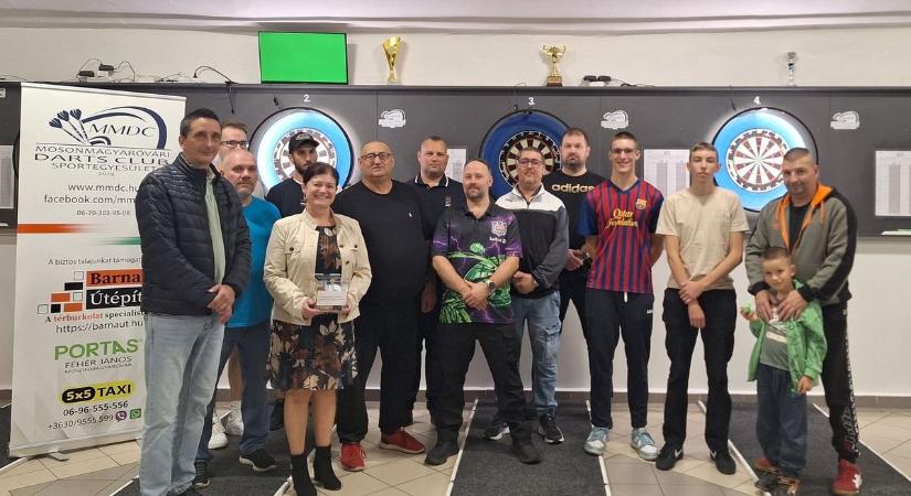 Jótékonysági darts verseny a Gyermekek Átmeneti Otthona javára