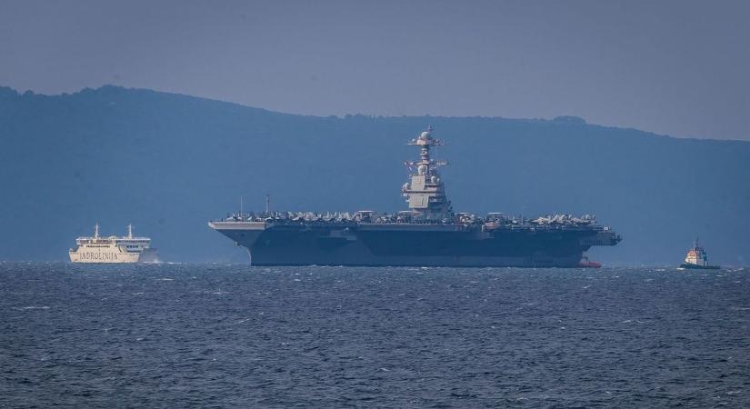 Trump kiadta a parancsot: elindult Amerika legnagyobb anyahajója, ellenfeleit elfogta a rettegés
