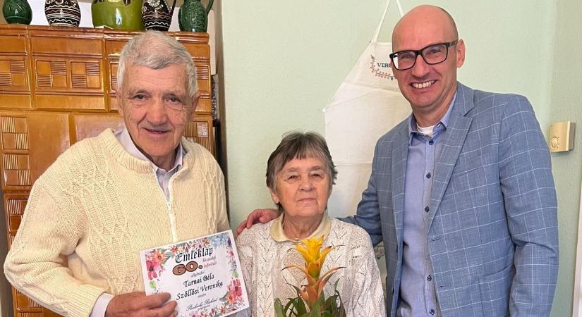 Összesen 120 év házasságot ünnepelt a két pár a hevesi községben