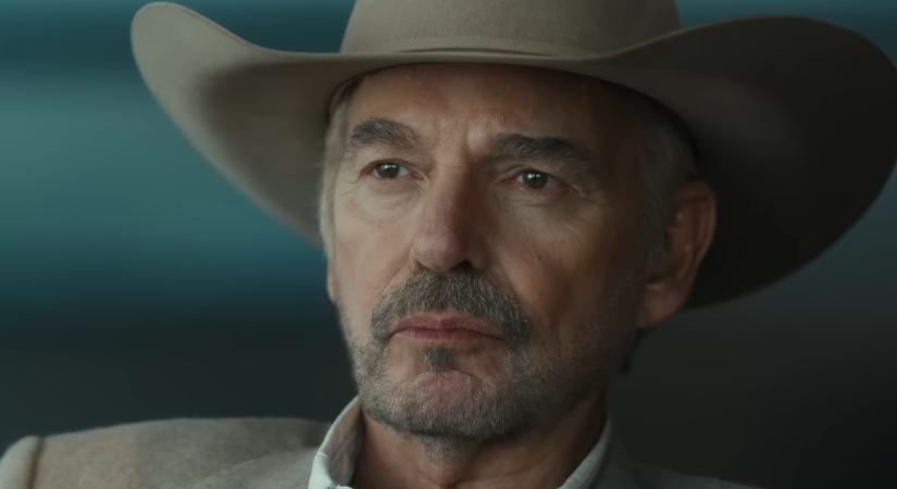 Novemberben streamingen: A 2. évaddal végre folytatódik Billy Bob Thornton sorozata, itt az új előzetes!