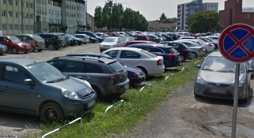 Cumi a nyíregyházi parkolóban