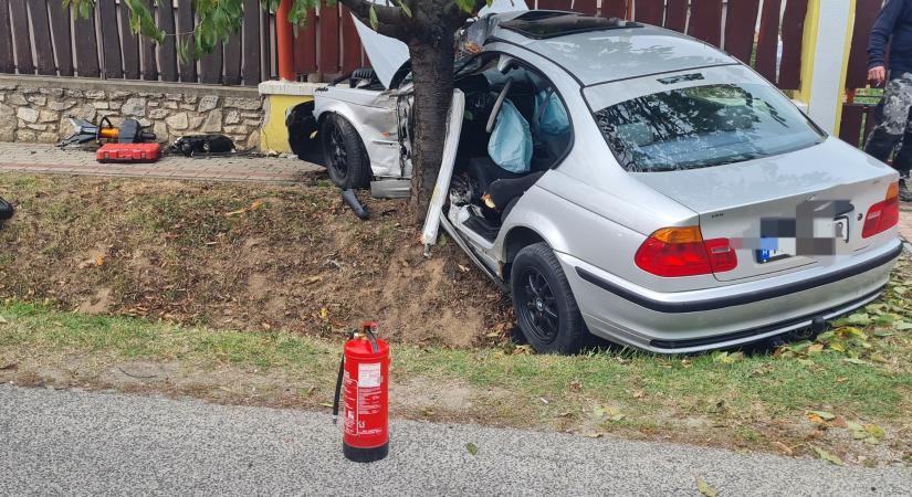 Mentőhelikopter szállította Győrbe a nemeshanyi baleset egyik sérültjét
