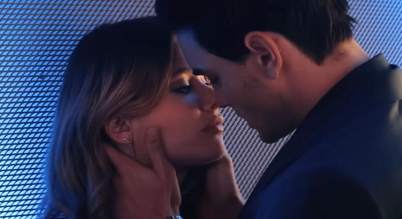 Mindenki ezt nézi? Világszerte rákaptak a nézők erre az új romantikus filmre, ez most a No. 1 a streamingóriás platformján!