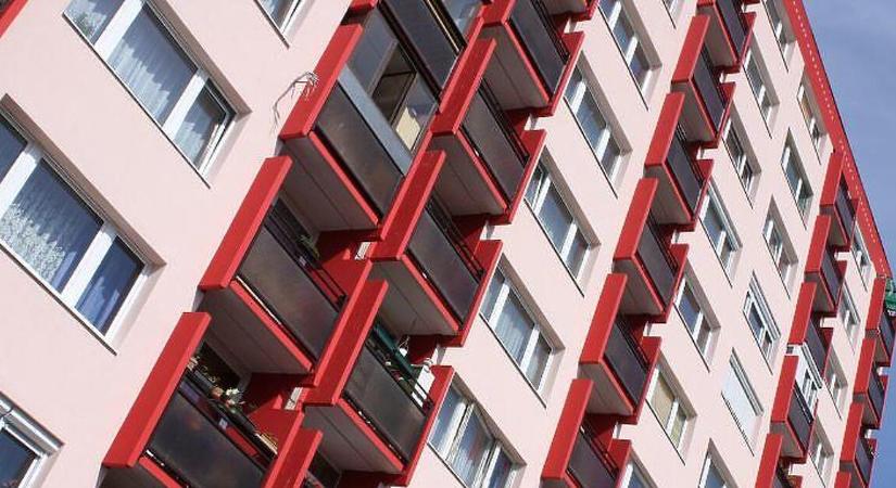 Panellakás 100 millió forint felett?