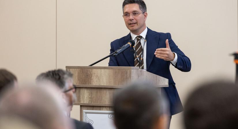 „A világtörténelemben még nem történt úgy jelentős gazdasági növekedés, hogy ne lett volna mögötte hitel”