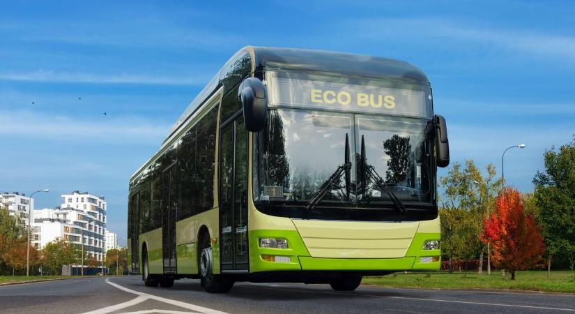 Tucatnyi új buszt kap a baranyai város – egyedülálló a fejlesztés a régióban