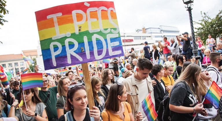 Gyanúsítottként idézte be a rendőrség a betiltott Pécs Pride szervezőjét