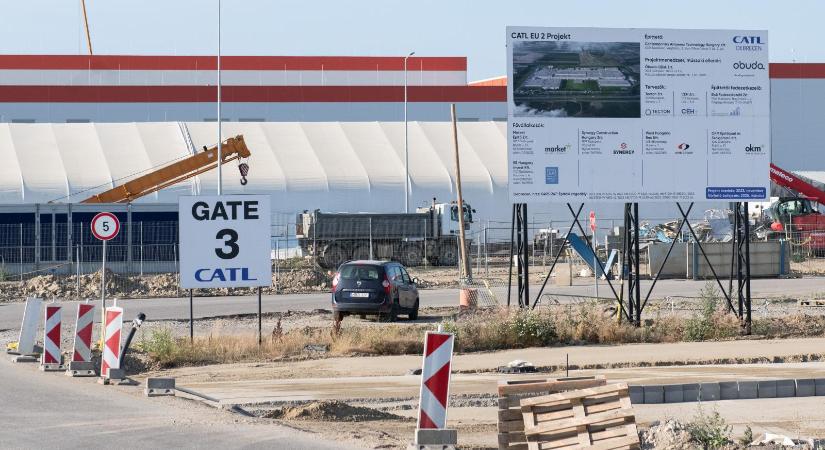Itt valamit nagyon elrontott az Orbán-kormány, úgy fogja a háborúra a magyar gazdaság problémáit, hogy eközben a környező országok növekedni tudnak