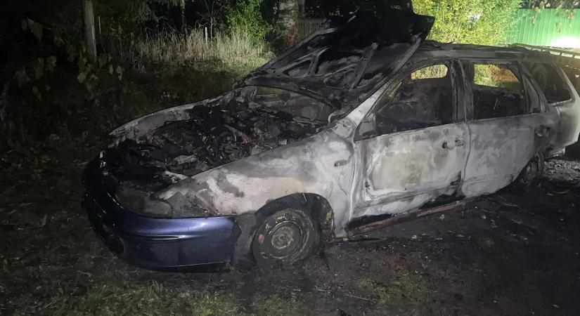 Kigyulladt egy személyautó a Técsői járásban