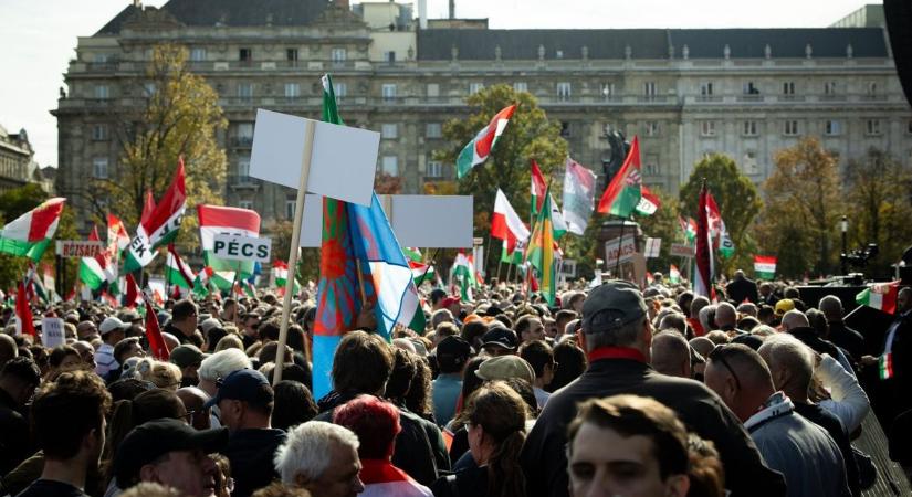 Nagyon erőlködtek a baloldalon, de nem tudtak rosszat írni a Fidesz táboráról