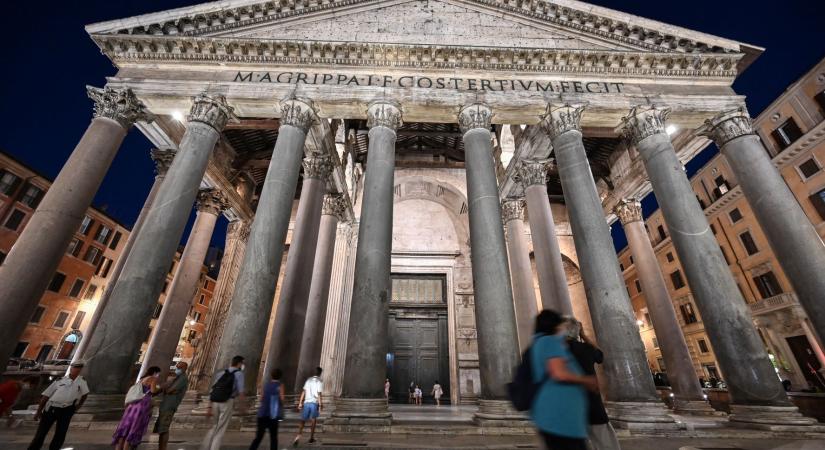 Lezuhant a római Pantheon faláról egy japán turista, a helyszínen meghalt