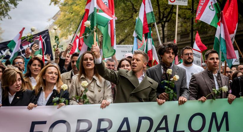 „A történelem nem kastélyokban, magánrepülőkön, jachtokon dől el”