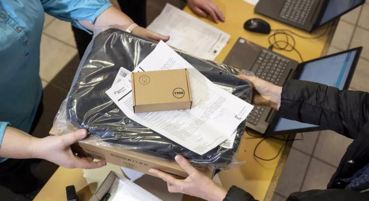 Dobozban porosodó álmok – így bukott el a digitális oktatás Magyarországon