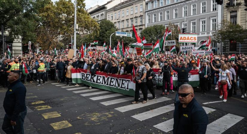 A Tisza Párt női politikusai nyílt levelet írtak Orbán Viktornak és Vitályos Eszternek a kormány október 23-ai rendezvénye miatt