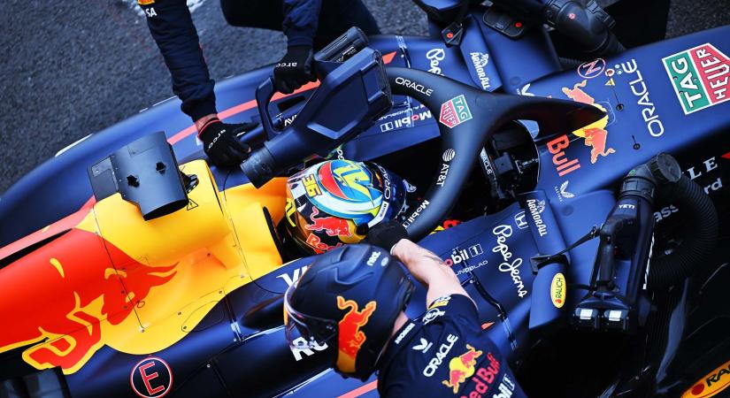 Lindblad: „A Red Bull elégedett volt velem” – fontos döntés előtt a csapat 2026 kapcsán