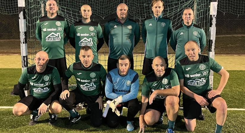 HB Senior: két kupasiker és bajnoki ezüst a 30. születésnapra