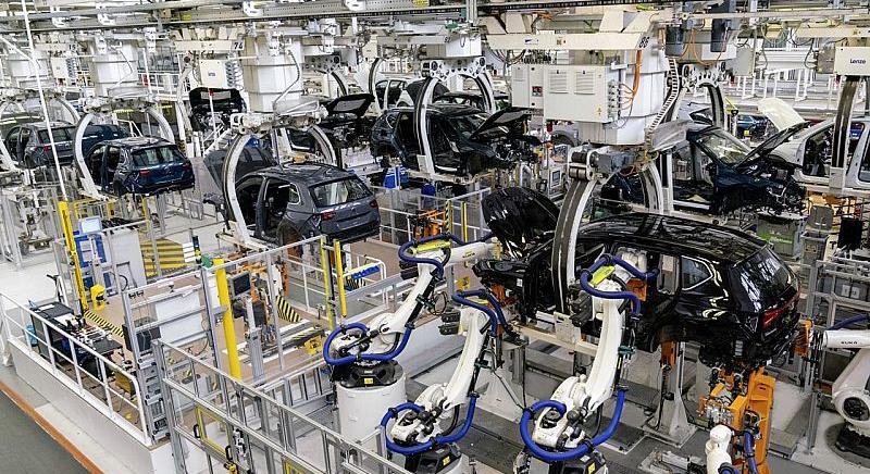 Leállás fenyegeti a Volkswagen wolfsburgi üzemét – ez történt a 43. héten