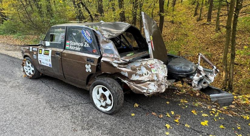 Videón a bukás: Füst, por és dráma Parasznyán – két baleset is történt a rallyn már