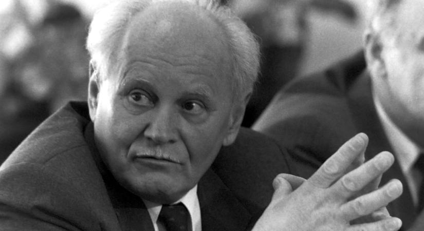 Göncz Árpád köztársasági elnök Somogyjádon járt