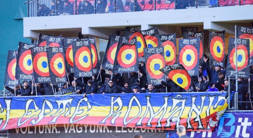 „Ez itt Románia” – üzenték Csíkszeredán, a gyűlölködő románok miatt félbeszakadt a mérkőzés is