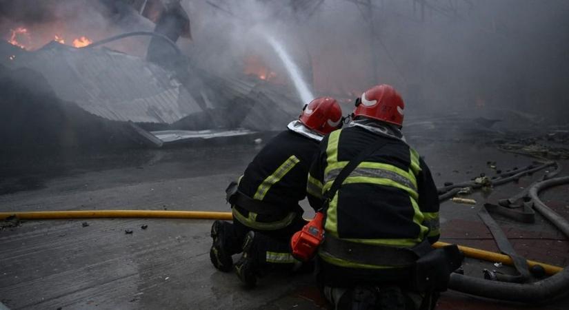 Újra Kijevet bombázták az oroszok, egy óvoda is megsérült