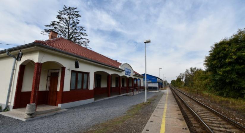 Folytatódik a vasútvonal felújítása Füleken – visszatérhetnek a gyorsvonatok is