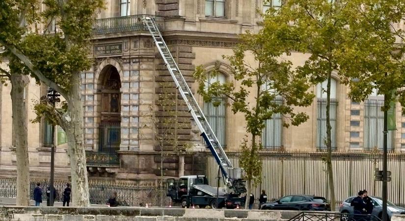 Zseniális reklámot csinált a létrát gyártó cég a Louvre kirablásából