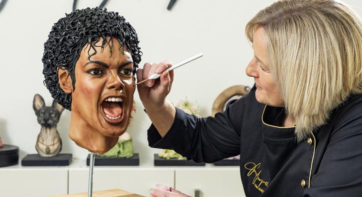 Michael Jackson tortaszobra a cukrászművészet csúcsát ostromolja