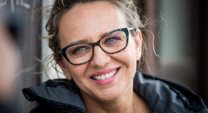 Pokorny Lia: Sokan elhiszik, egy bizonyos kor után már úgysem szerethetők, pedig dehogynem!