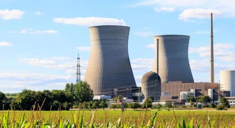 Felrobbantották a neves atomerőmű hűtőtornyait Németországban (VIDEÓ)