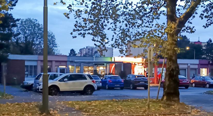 Nagy balhé volt egy szombathelyi dohányboltnál - fotók