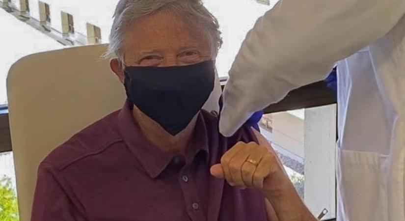 Bill Gates megkapta a koronavírus elleni védőoltást