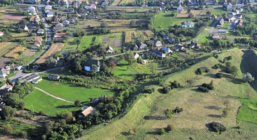 Ez igazán meglepő: alkalmi táborokban készítették elő a dollárezreket érő szabolcsi kincset