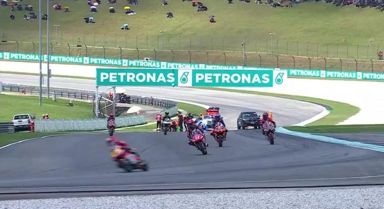 Borzalmas baleset a Moto3 malajziai futamának bemelegítő körén