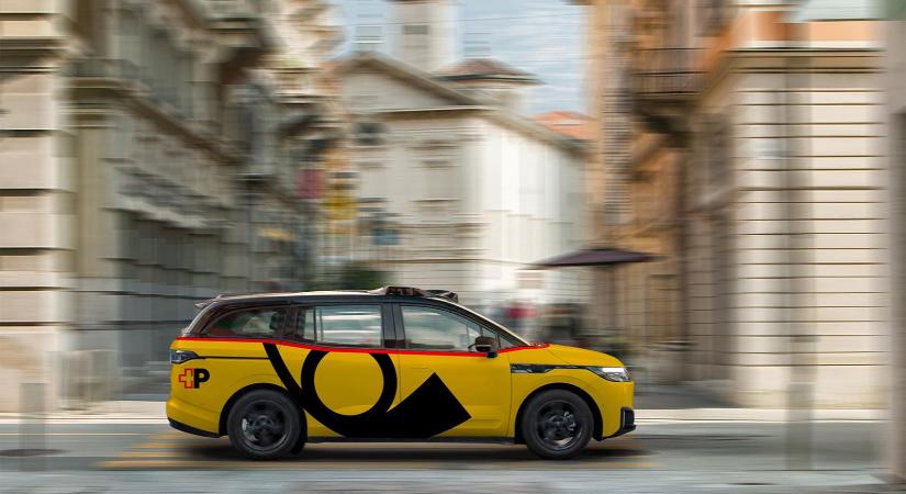 Robotaxikat integrálnak a tömegközlekedésbe Svájcban