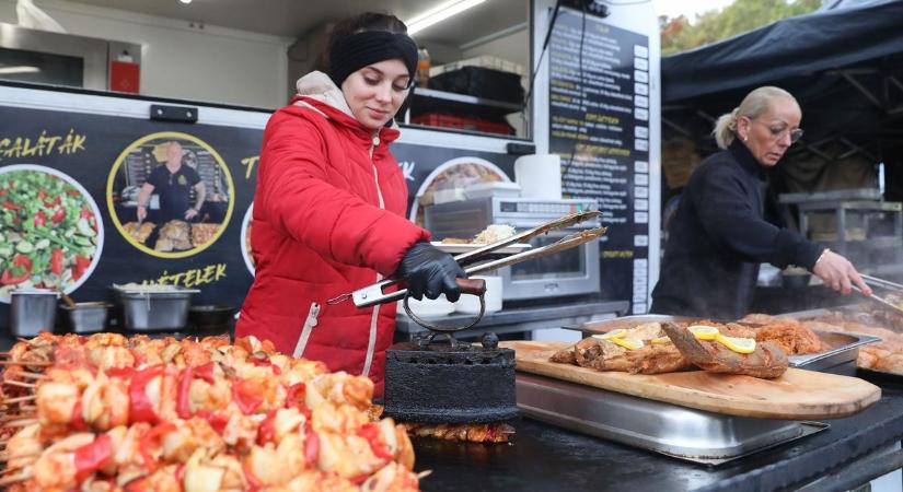 Ennyit fizetünk idén a vásári finomságokért – árak a Simon-Júdás vásárból