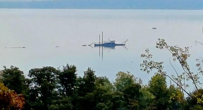 Ellepték a kotrógépek a Balatont - ez az oka, hogy gőzerővel dolgoznak!