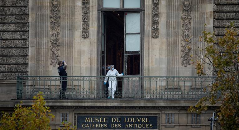 Merész volt a Louvre kirámolása, de voltak megdöbbentőbb műkincsrablások is
