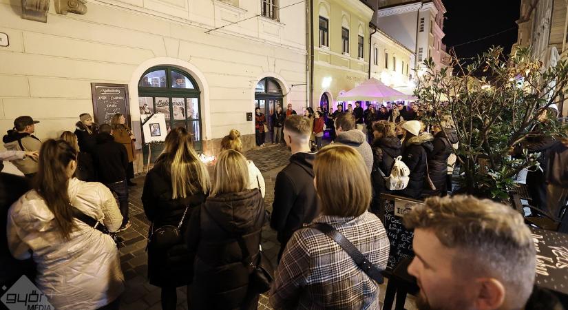 Qkor Laciért égtek a gyerták