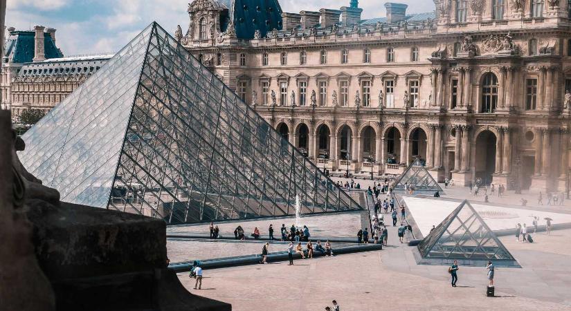 Fordulat: belsős munka lehetett a Louvre kirablása