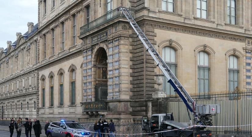 Letartóztattak két embert a Louvre-rablás miatt