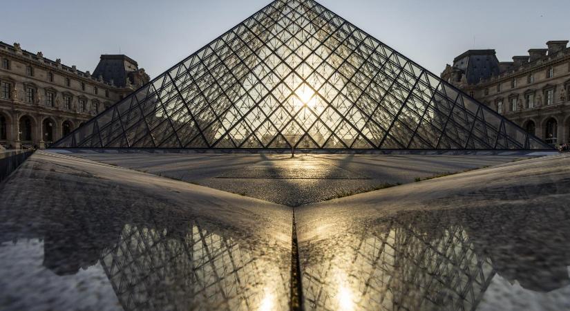 Ékszerrablás a Louvre-ban: letartóztattak két gyanúsítottat
