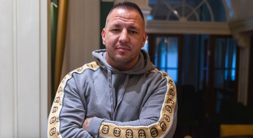 Curtis alaposan helyretette Hadházy Ákost