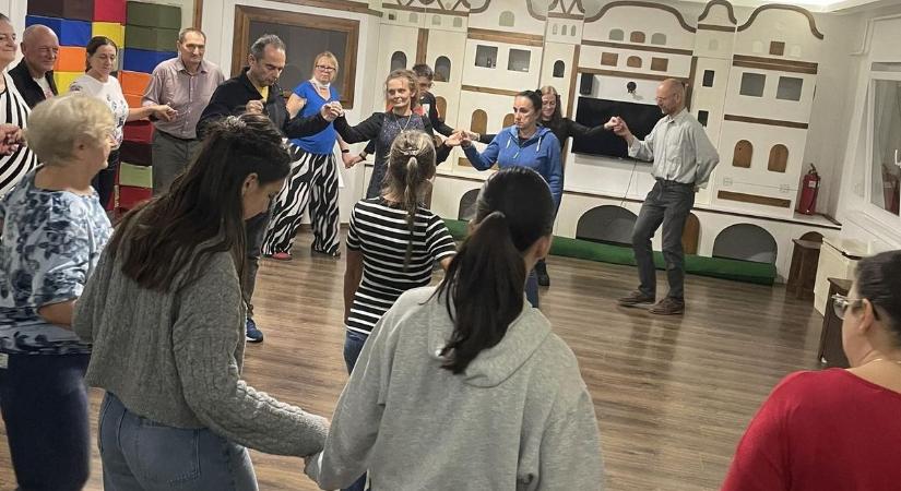 Görög táncház: Hellász szívverésére táncolhatnak