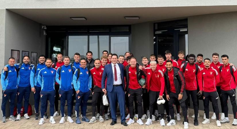 Nézd, hol hangolnak a DVSC futballistái az Újpest ellen – fotó