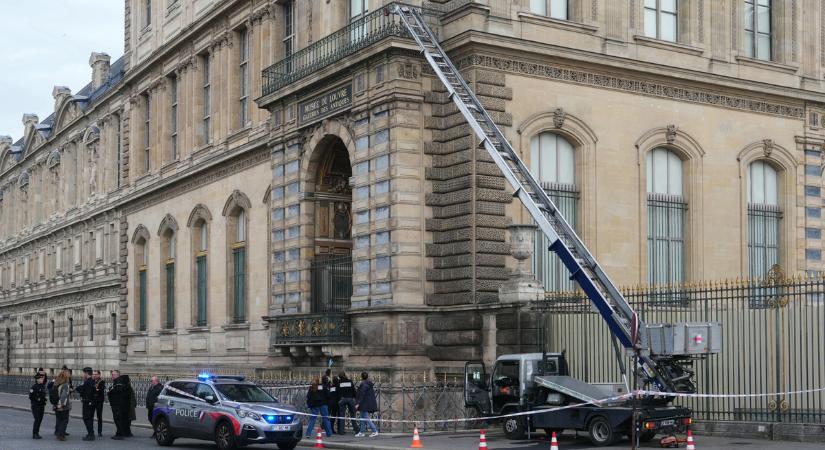 Louvre-rablás: Óriási fejlemény, elfogtak két embert