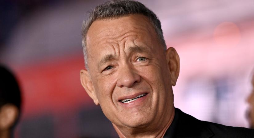 Tom Hanks megpróbált elvegyülni a metrón, de a szemfülesek így is lencsevégre kapták