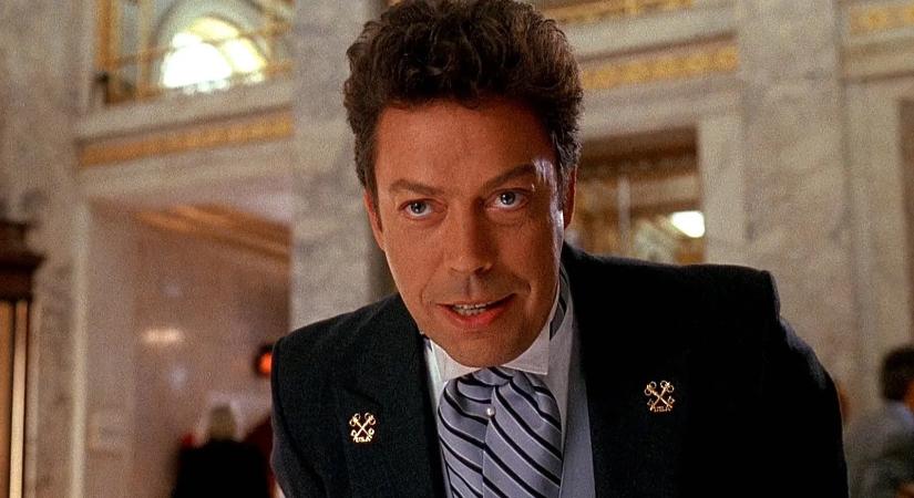 Pennywise korábbi megformálója, Tim Curry elárulta, hogy újból meg kellett tanulnia beszélnie, miután 2012-ben sztrókot kapott