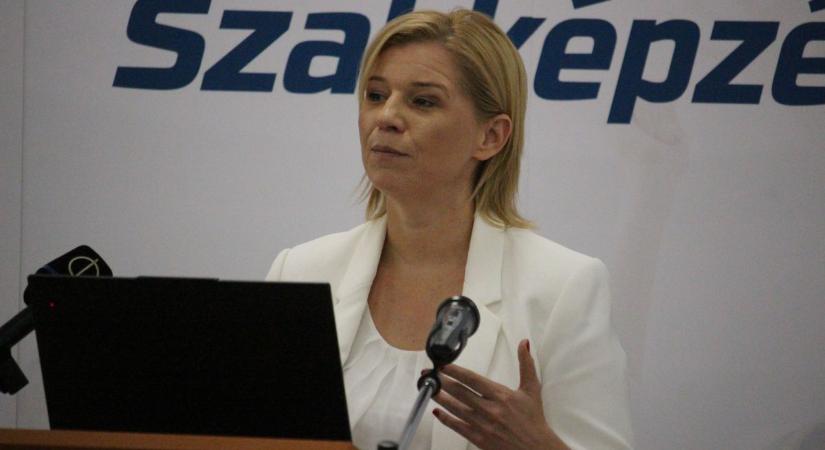 Ennyit érdemes alkalmazottként dolgozni, mielőtt vállalkozásba fog egy fiatal