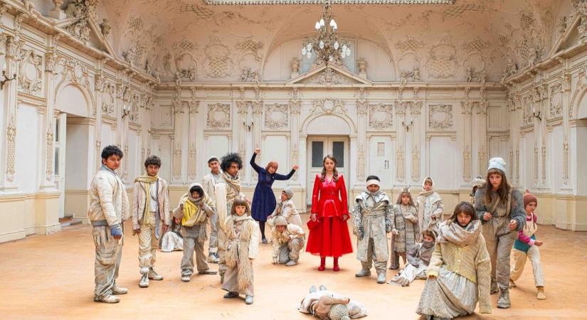 A miénknek érezzük a kommunizmusból Amerikába vágyódó cseh lány történetét